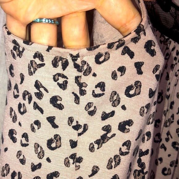 LOFT M Cheetah Print Lace Detail Sleeveless Top - Picture 4 of 10